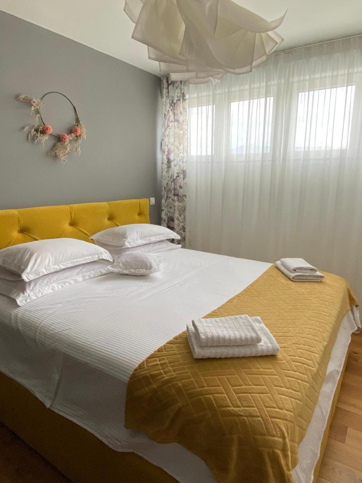 Apartment Lelu Luxury With Sea Views Near Centre And Bacvice Split